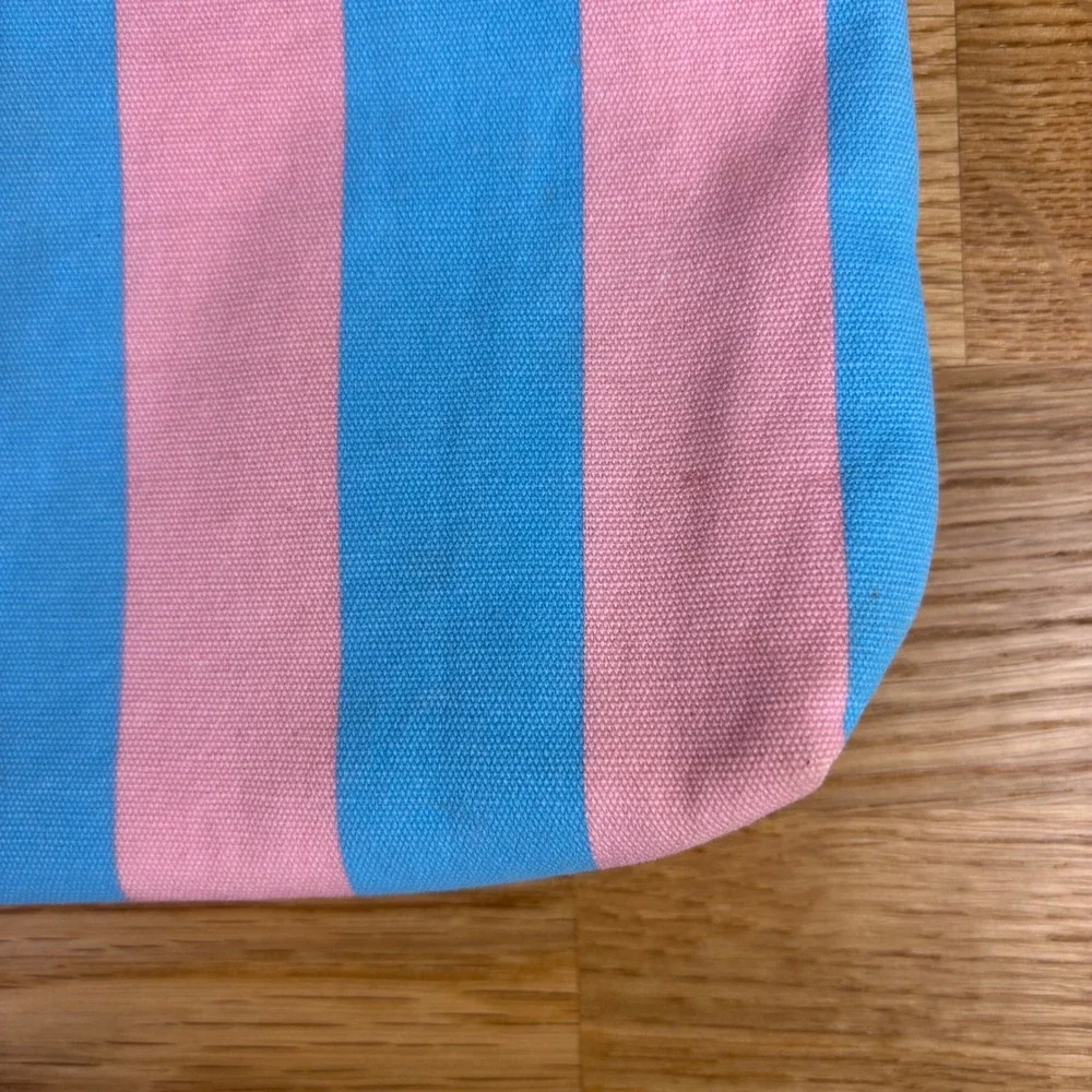 Estée Lauder canvas makeup